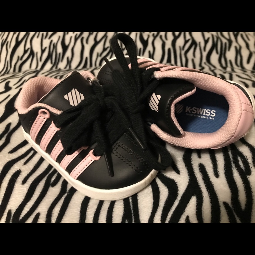 K-Swiss new without tags girls sneakers